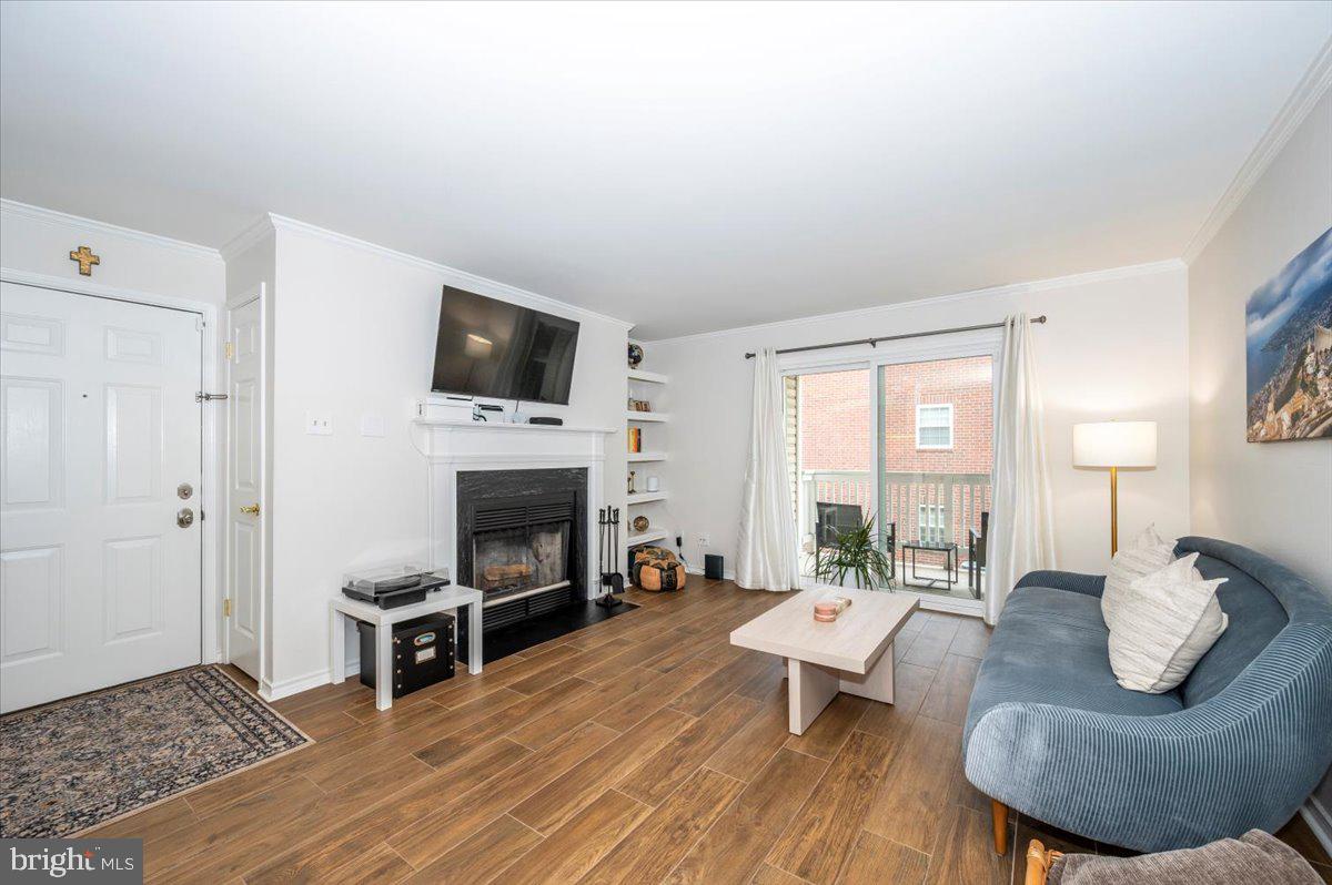 1536 LINCOLN WAY #201B, MCLEAN, Virginia 22102, 1 Bedroom Bedrooms, ,1 BathroomBathrooms,Residential,For sale,1536 LINCOLN WAY #201B,VAFX2240012 MLS # VAFX2240012