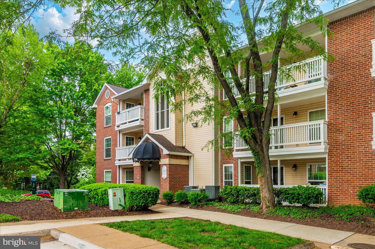 1536 LINCOLN WAY #201B, MCLEAN, Virginia 22102, 1 Bedroom Bedrooms, ,1 BathroomBathrooms,Residential,For sale,1536 LINCOLN WAY #201B,VAFX2240012 MLS # VAFX2240012