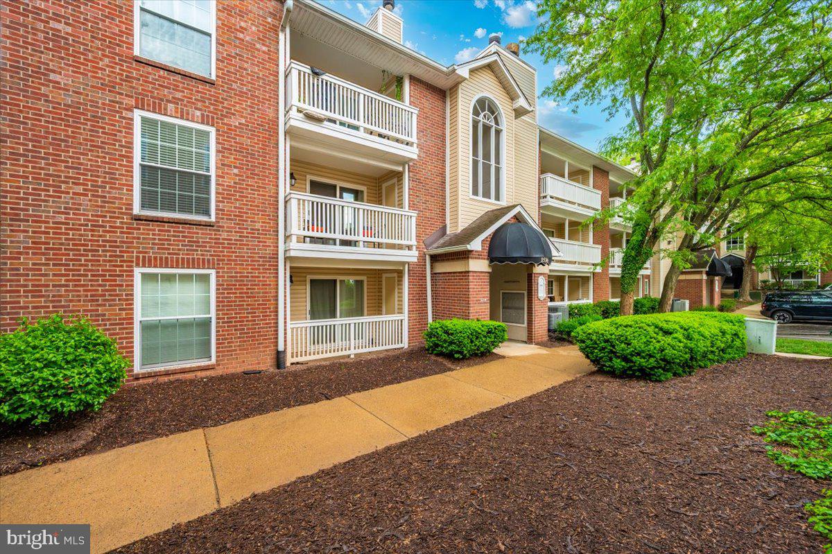 1536 LINCOLN WAY #201B, MCLEAN, Virginia 22102, 1 Bedroom Bedrooms, ,1 BathroomBathrooms,Residential,For sale,1536 LINCOLN WAY #201B,VAFX2240012 MLS # VAFX2240012
