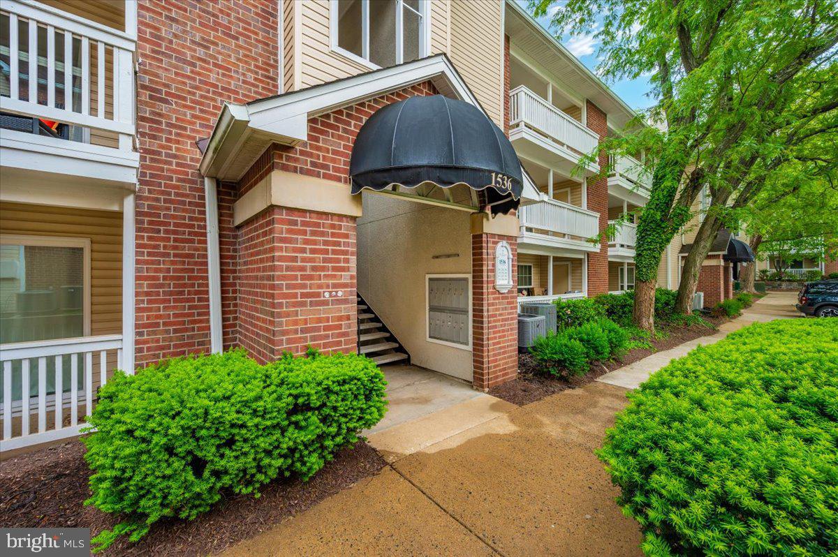 1536 LINCOLN WAY #201B, MCLEAN, Virginia 22102, 1 Bedroom Bedrooms, ,1 BathroomBathrooms,Residential,For sale,1536 LINCOLN WAY #201B,VAFX2240012 MLS # VAFX2240012