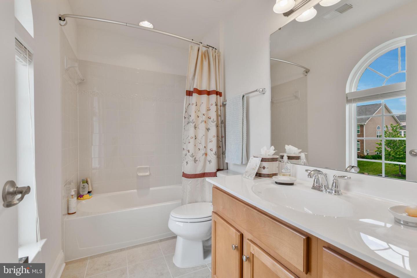 25785 RACING SUN DR, ALDIE, Virginia 20105, 4 Bedrooms Bedrooms, ,4 BathroomsBathrooms,Residential,For sale,25785 RACING SUN DR,VALO2096098 MLS # VALO2096098