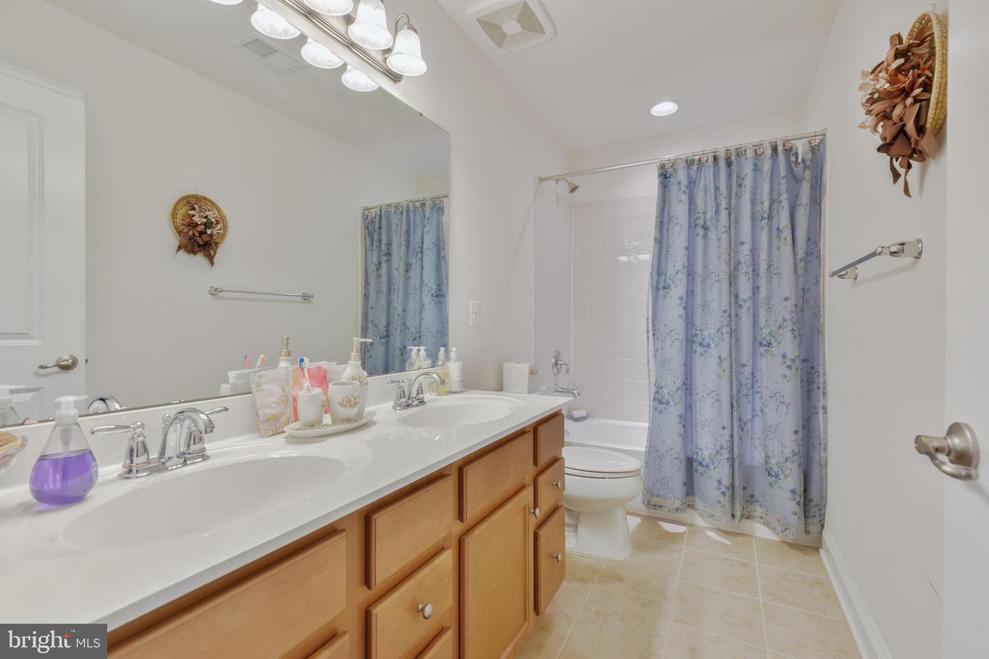 25785 RACING SUN DR, ALDIE, Virginia 20105, 4 Bedrooms Bedrooms, ,4 BathroomsBathrooms,Residential,For sale,25785 RACING SUN DR,VALO2096098 MLS # VALO2096098