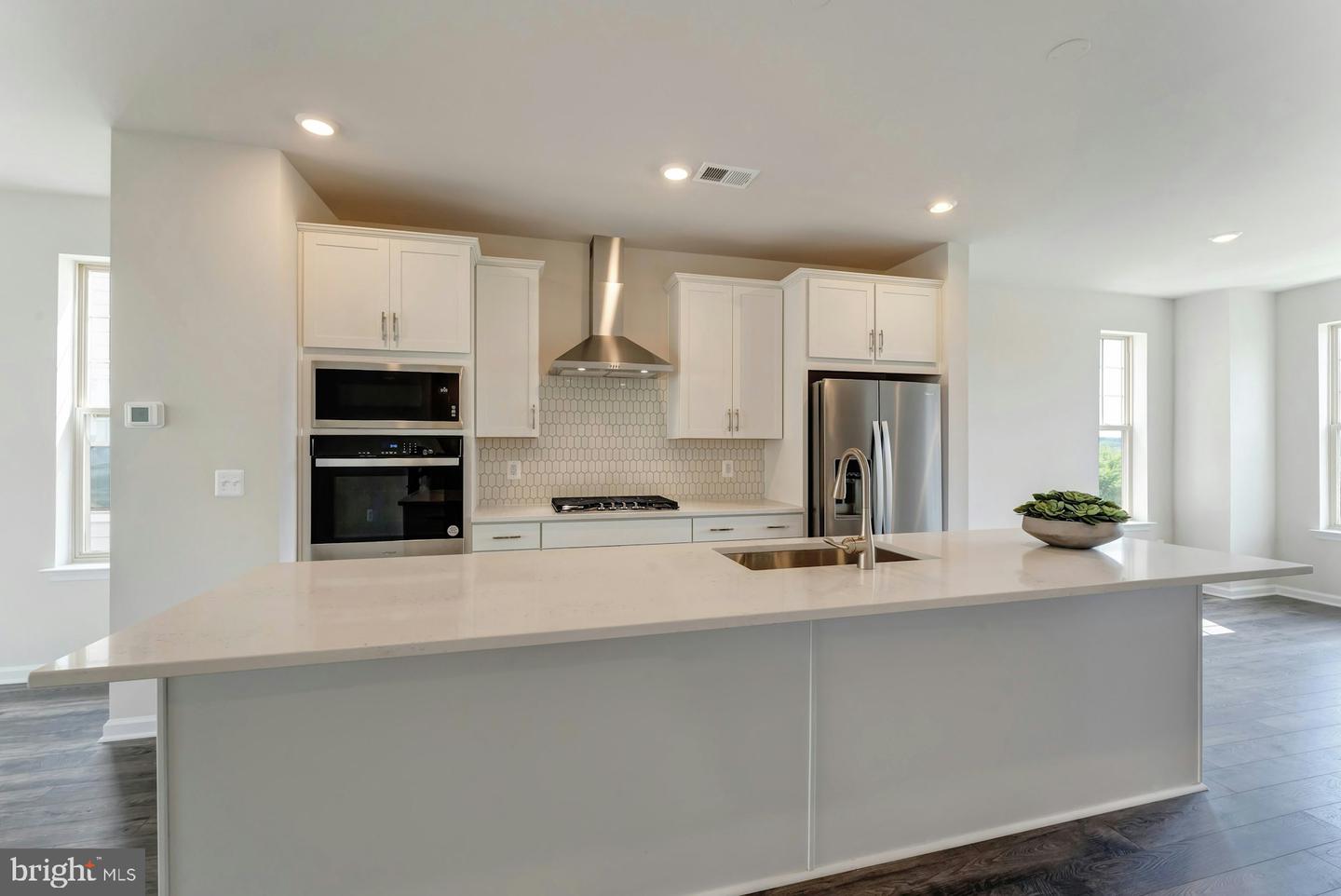 711 SAWBACK SQ NE, LEESBURG, Virginia 20176, 3 Bedrooms Bedrooms, ,2 BathroomsBathrooms,Residential,For sale,711 SAWBACK SQ NE,VALO2096102 MLS # VALO2096102