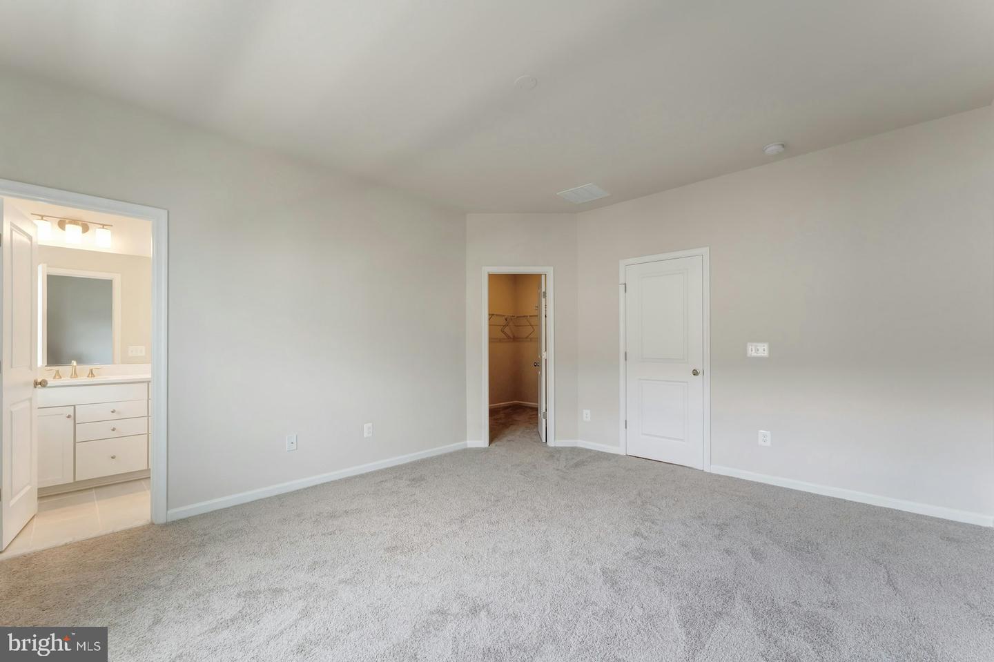 711 SAWBACK SQ NE, LEESBURG, Virginia 20176, 3 Bedrooms Bedrooms, ,2 BathroomsBathrooms,Residential,For sale,711 SAWBACK SQ NE,VALO2096102 MLS # VALO2096102