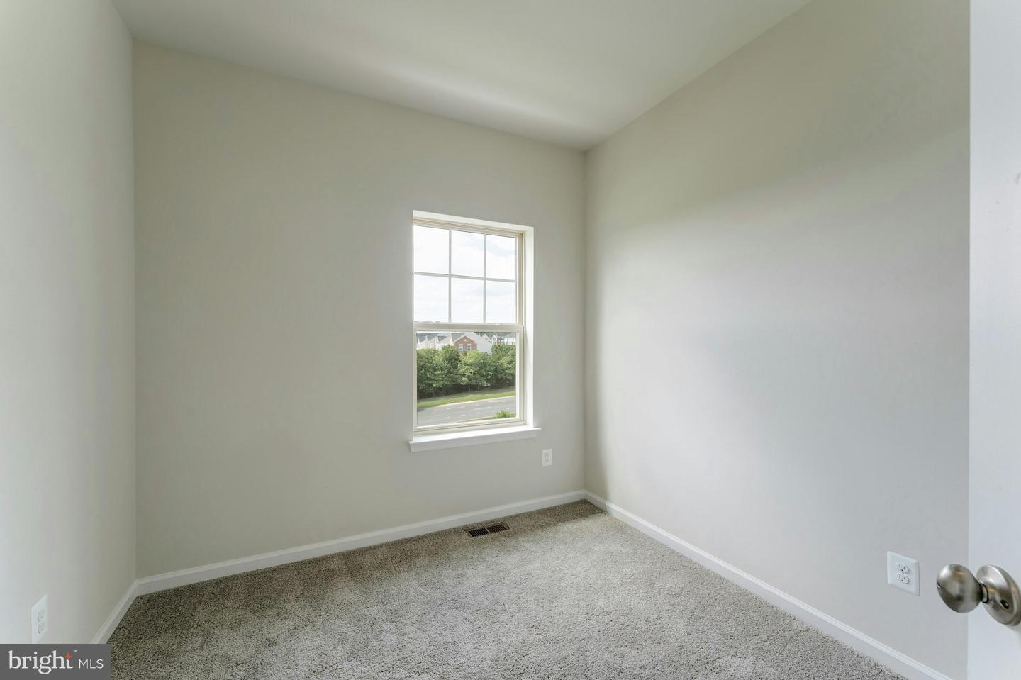 711 SAWBACK SQ NE, LEESBURG, Virginia 20176, 3 Bedrooms Bedrooms, ,2 BathroomsBathrooms,Residential,For sale,711 SAWBACK SQ NE,VALO2096102 MLS # VALO2096102