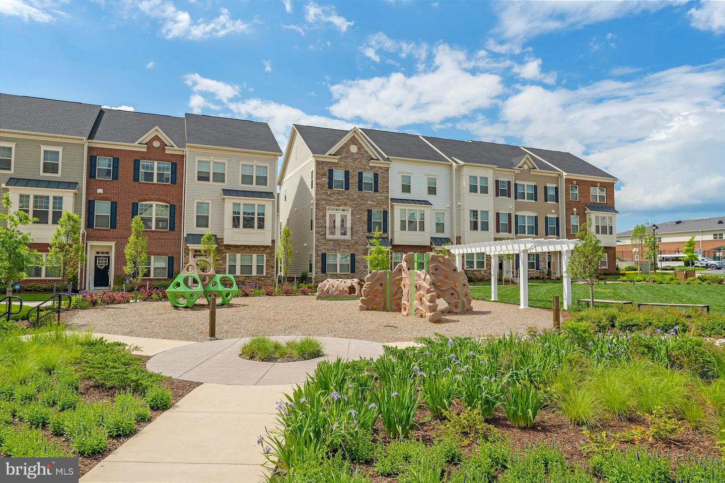 711 SAWBACK SQ NE, LEESBURG, Virginia 20176, 3 Bedrooms Bedrooms, ,2 BathroomsBathrooms,Residential,For sale,711 SAWBACK SQ NE,VALO2096102 MLS # VALO2096102