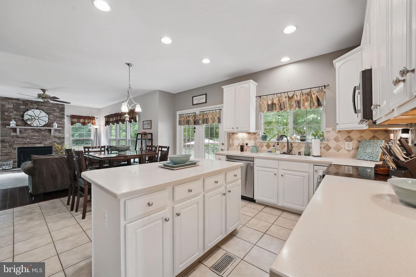 5280 GUNSTON HALL DR, WOODBRIDGE, Virginia 22193, 5 Bedrooms Bedrooms, ,3 BathroomsBathrooms,Residential,For sale,5280 GUNSTON HALL DR,VAPW2094418 MLS # VAPW2094418