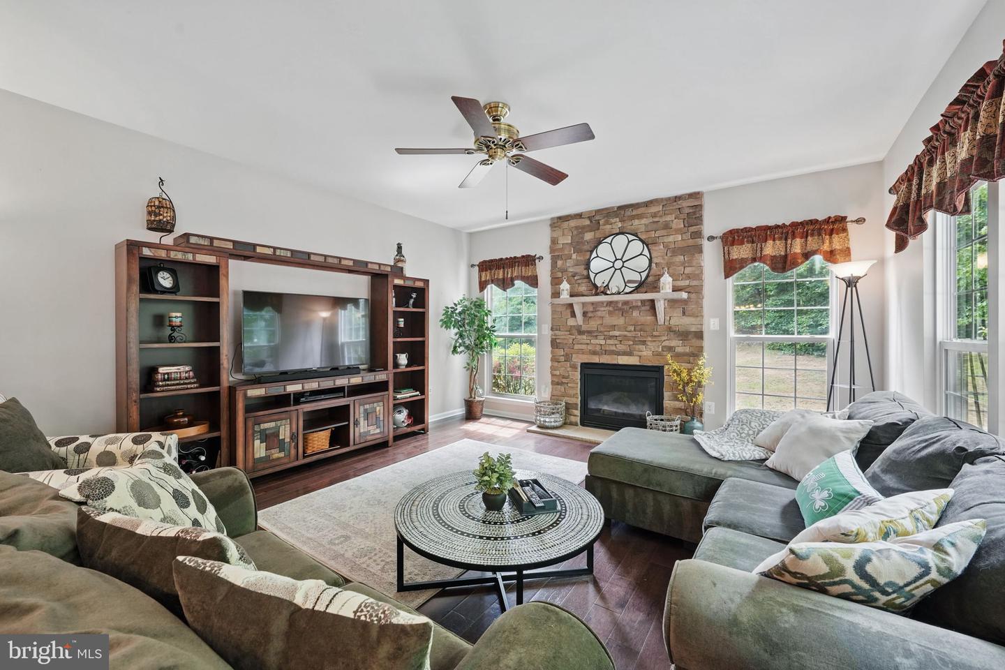 5280 GUNSTON HALL DR, WOODBRIDGE, Virginia 22193, 5 Bedrooms Bedrooms, ,3 BathroomsBathrooms,Residential,For sale,5280 GUNSTON HALL DR,VAPW2094418 MLS # VAPW2094418