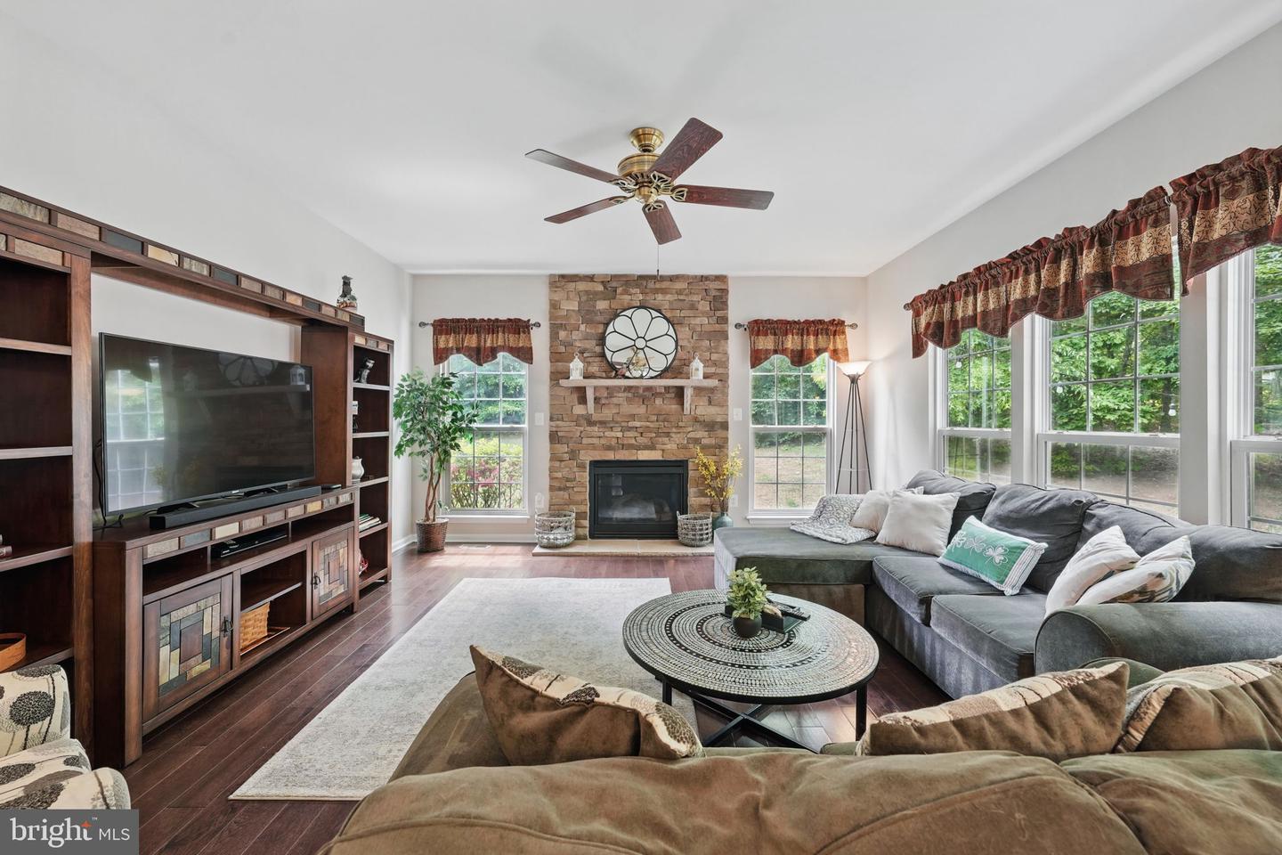 5280 GUNSTON HALL DR, WOODBRIDGE, Virginia 22193, 5 Bedrooms Bedrooms, ,3 BathroomsBathrooms,Residential,For sale,5280 GUNSTON HALL DR,VAPW2094418 MLS # VAPW2094418