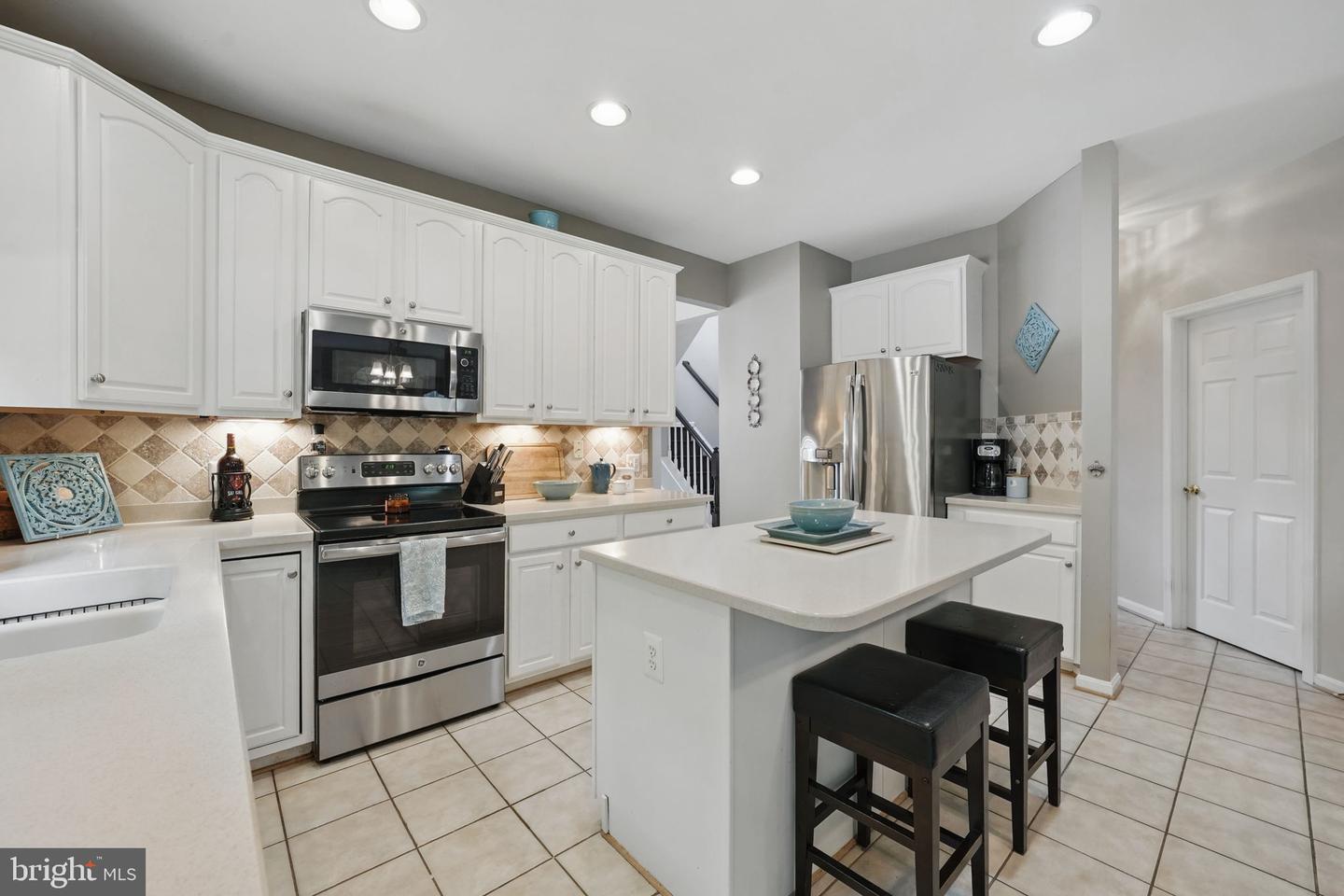5280 GUNSTON HALL DR, WOODBRIDGE, Virginia 22193, 5 Bedrooms Bedrooms, ,3 BathroomsBathrooms,Residential,For sale,5280 GUNSTON HALL DR,VAPW2094418 MLS # VAPW2094418