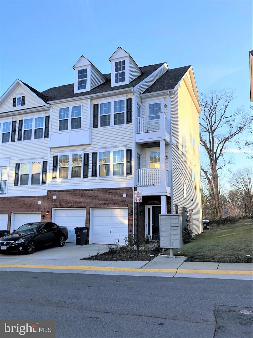 13937 HOLLOW WIND WAY #101, WOODBRIDGE, Virginia 22191, 3 Bedrooms Bedrooms, ,2 BathroomsBathrooms,Residential,For sale,13937 HOLLOW WIND WAY #101,VAPW2094420 MLS # VAPW2094420