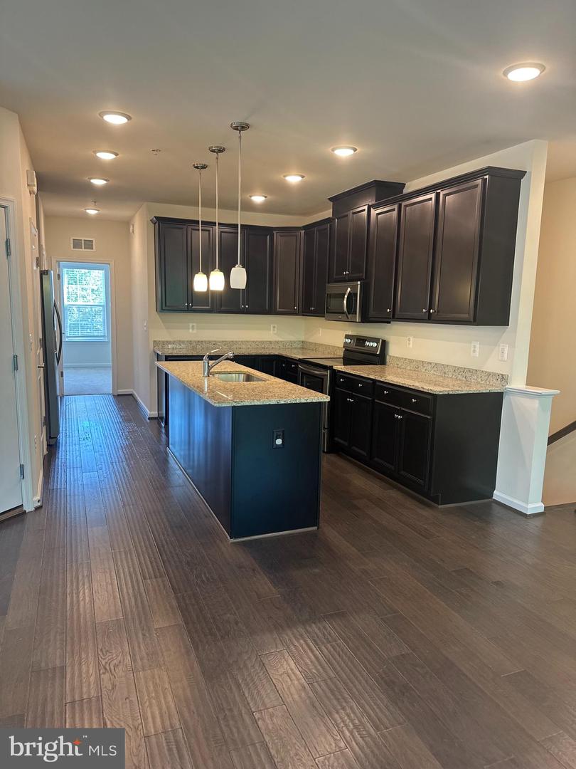 13937 HOLLOW WIND WAY #101, WOODBRIDGE, Virginia 22191, 3 Bedrooms Bedrooms, ,2 BathroomsBathrooms,Residential,For sale,13937 HOLLOW WIND WAY #101,VAPW2094420 MLS # VAPW2094420