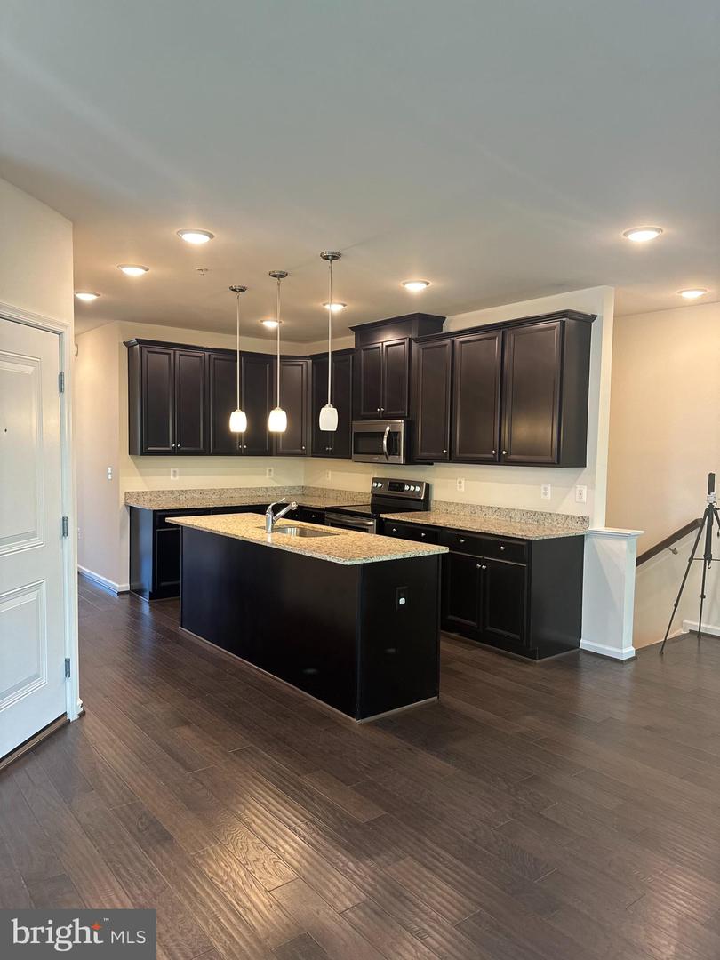 13937 HOLLOW WIND WAY #101, WOODBRIDGE, Virginia 22191, 3 Bedrooms Bedrooms, ,2 BathroomsBathrooms,Residential,For sale,13937 HOLLOW WIND WAY #101,VAPW2094420 MLS # VAPW2094420