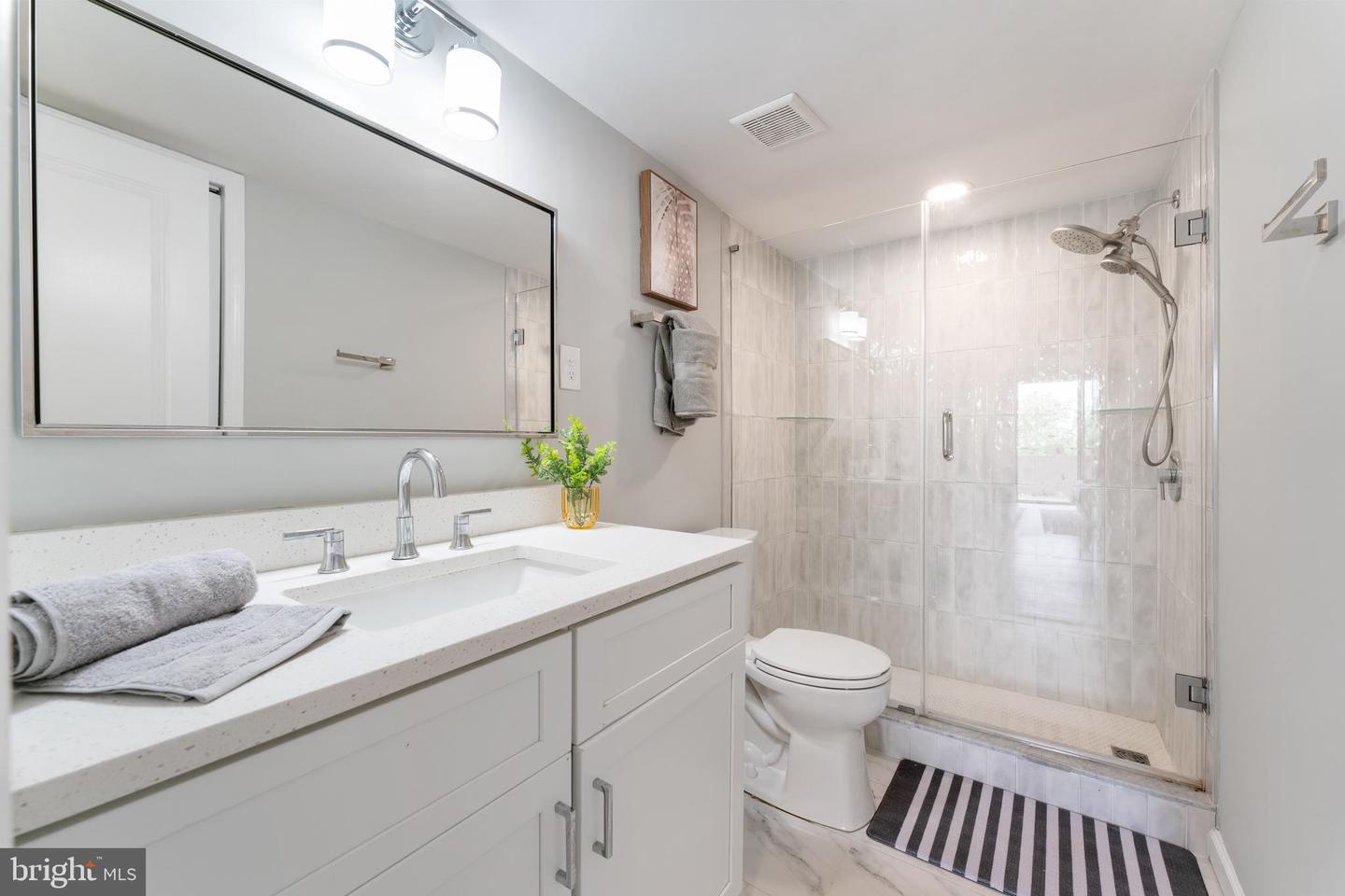 1800 OLD MEADOW RD #1414, MCLEAN, Virginia 22102, 2 Bedrooms Bedrooms, ,2 BathroomsBathrooms,Residential,For sale,1800 OLD MEADOW RD #1414,VAFX2240120 MLS # VAFX2240120