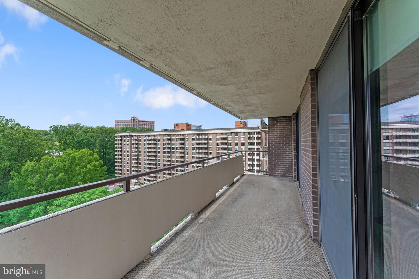 1800 OLD MEADOW RD #1414, MCLEAN, Virginia 22102, 2 Bedrooms Bedrooms, ,2 BathroomsBathrooms,Residential,For sale,1800 OLD MEADOW RD #1414,VAFX2240120 MLS # VAFX2240120