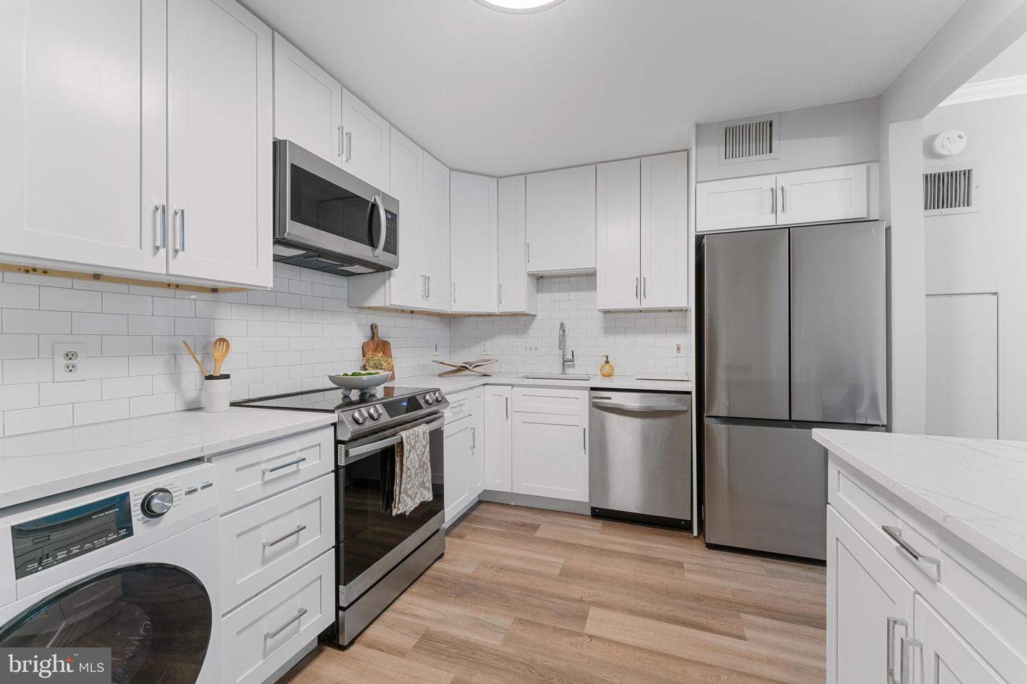 1800 OLD MEADOW RD #1414, MCLEAN, Virginia 22102, 2 Bedrooms Bedrooms, ,2 BathroomsBathrooms,Residential,For sale,1800 OLD MEADOW RD #1414,VAFX2240120 MLS # VAFX2240120