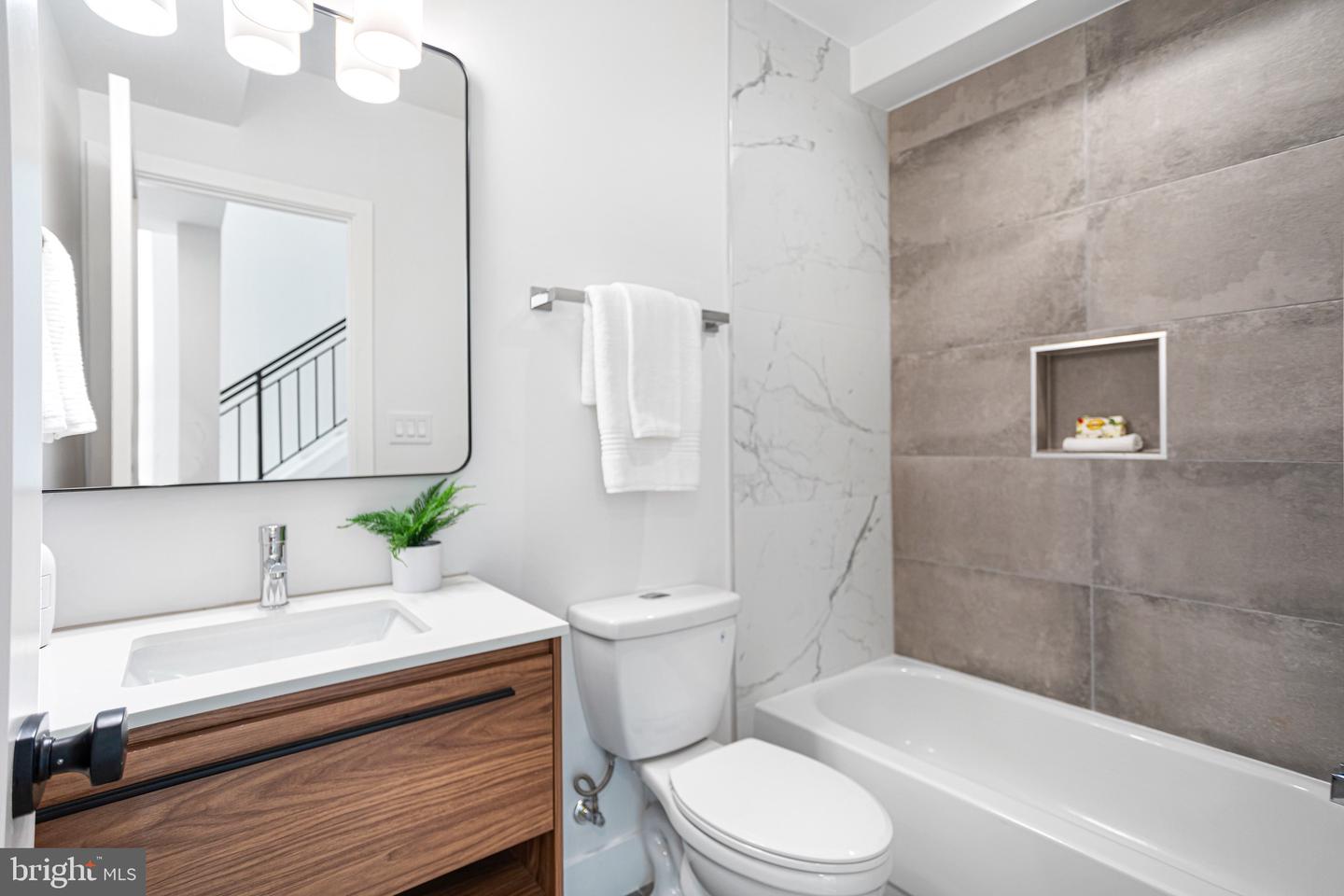 845 19TH ST NE #PH9, WASHINGTON, District Of Columbia 20002, 2 Bedrooms Bedrooms, ,2 BathroomsBathrooms,Residential,For sale,845 19TH ST NE #PH9,DCDC2200198 MLS # DCDC2200198