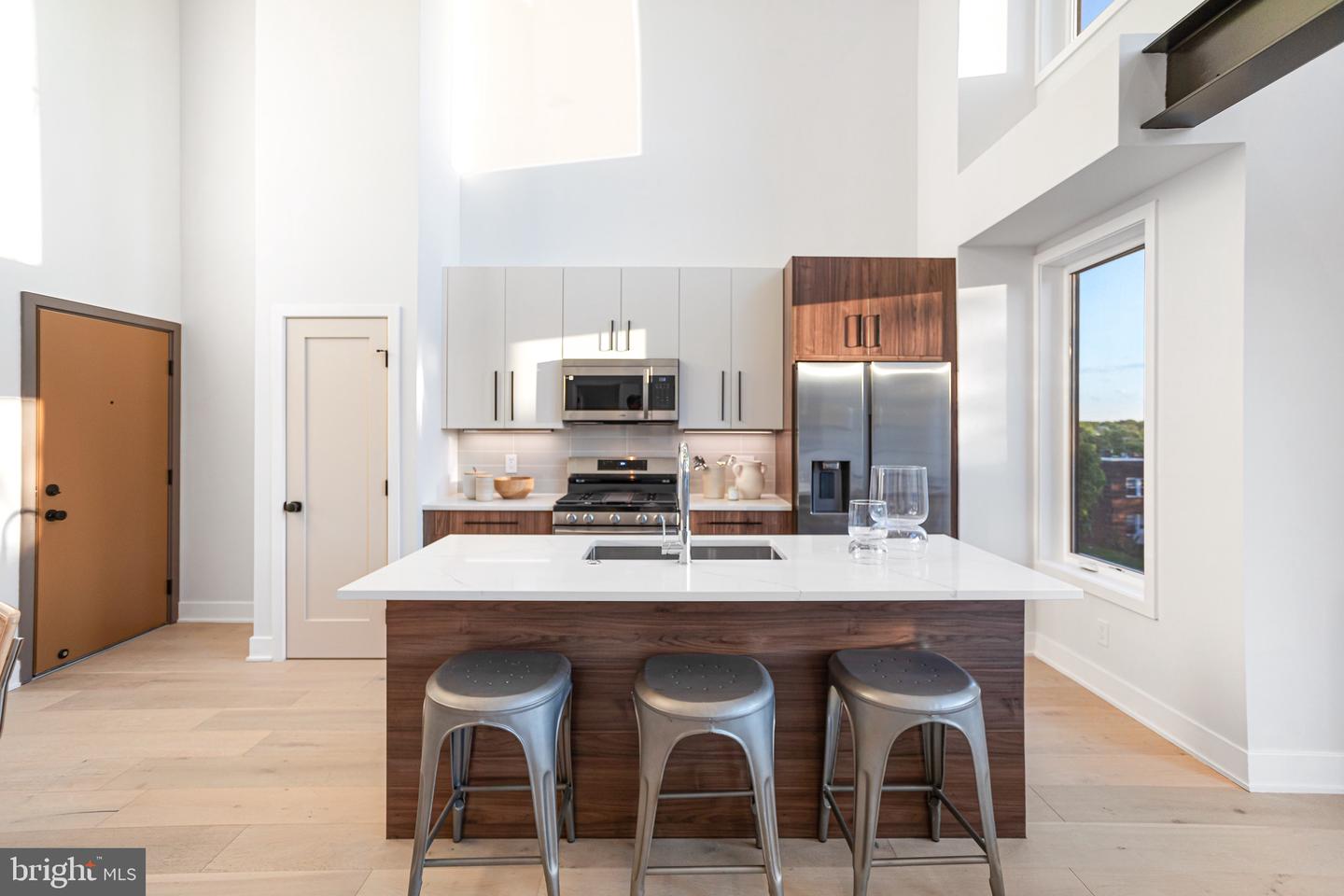 845 19TH ST NE #PH9, WASHINGTON, District Of Columbia 20002, 2 Bedrooms Bedrooms, ,2 BathroomsBathrooms,Residential,For sale,845 19TH ST NE #PH9,DCDC2200198 MLS # DCDC2200198
