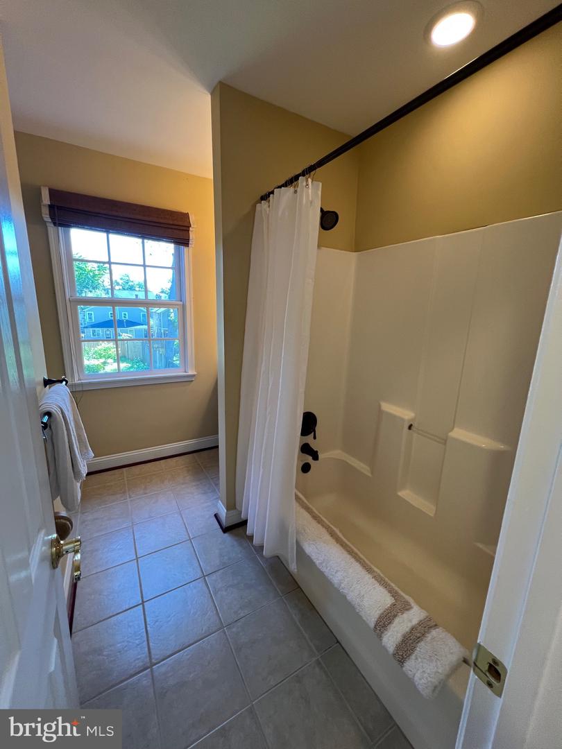211 PRINCE EDWARD ST, FREDERICKSBURG, Virginia 22401, 3 Bedrooms Bedrooms, ,2 BathroomsBathrooms,Residential,For sale,211 PRINCE EDWARD ST,VAFB2008118 MLS # VAFB2008118
