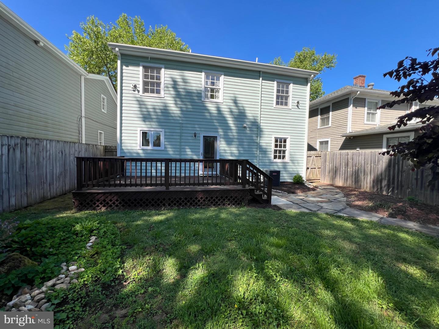 211 PRINCE EDWARD ST, FREDERICKSBURG, Virginia 22401, 3 Bedrooms Bedrooms, ,2 BathroomsBathrooms,Residential,For sale,211 PRINCE EDWARD ST,VAFB2008118 MLS # VAFB2008118