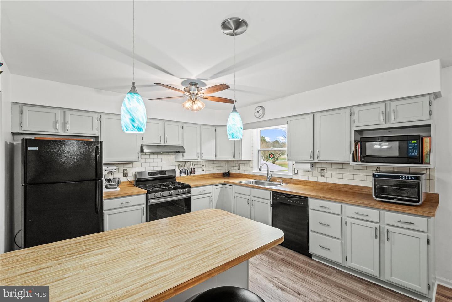 137 SEBASTIAN AVE, COLONIAL BEACH, Virginia 22443, 3 Bedrooms Bedrooms, ,2 BathroomsBathrooms,Residential,For sale,137 SEBASTIAN AVE,VAWE2008564 MLS # VAWE2008564
