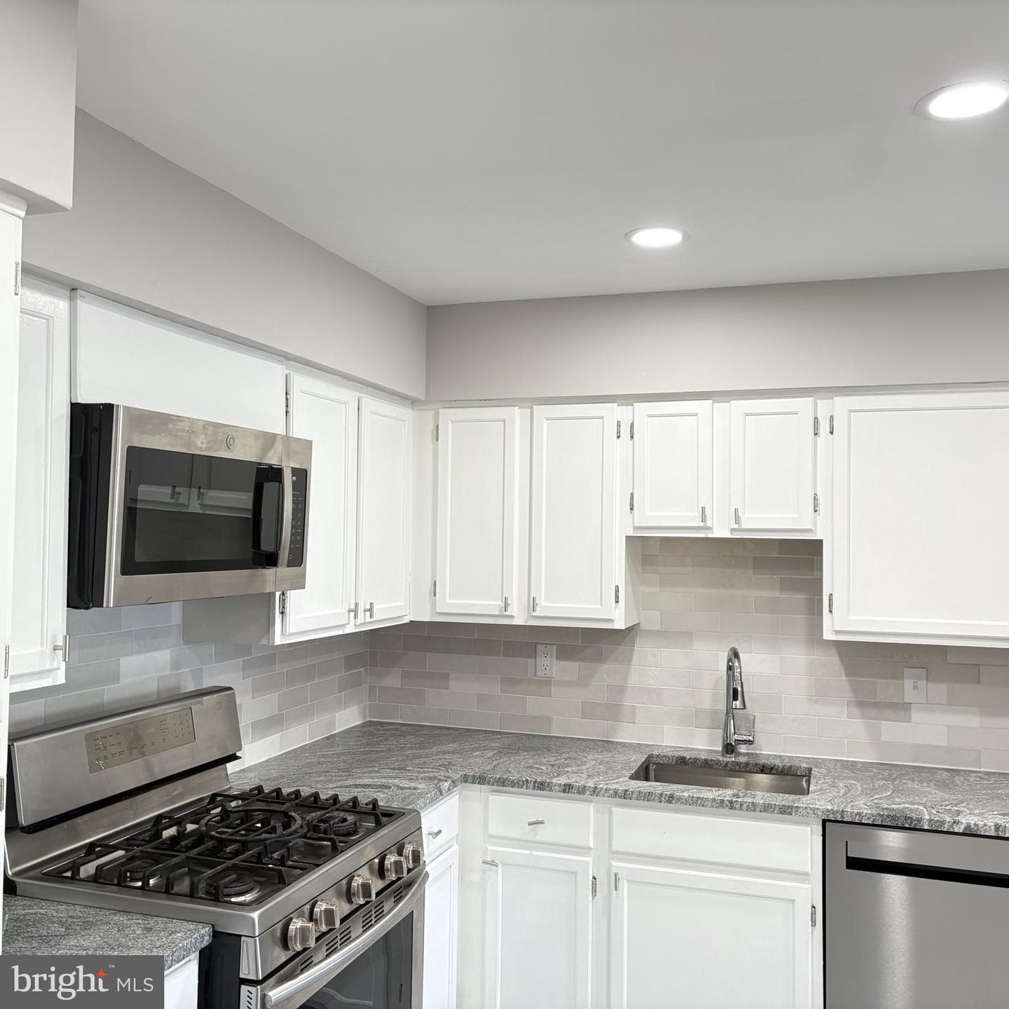 4118 CHURCHMAN WAY, WOODBRIDGE, Virginia 22192, 2 Bedrooms Bedrooms, ,2 BathroomsBathrooms,Residential,For sale,4118 CHURCHMAN WAY,VAPW2091974 MLS # VAPW2091974