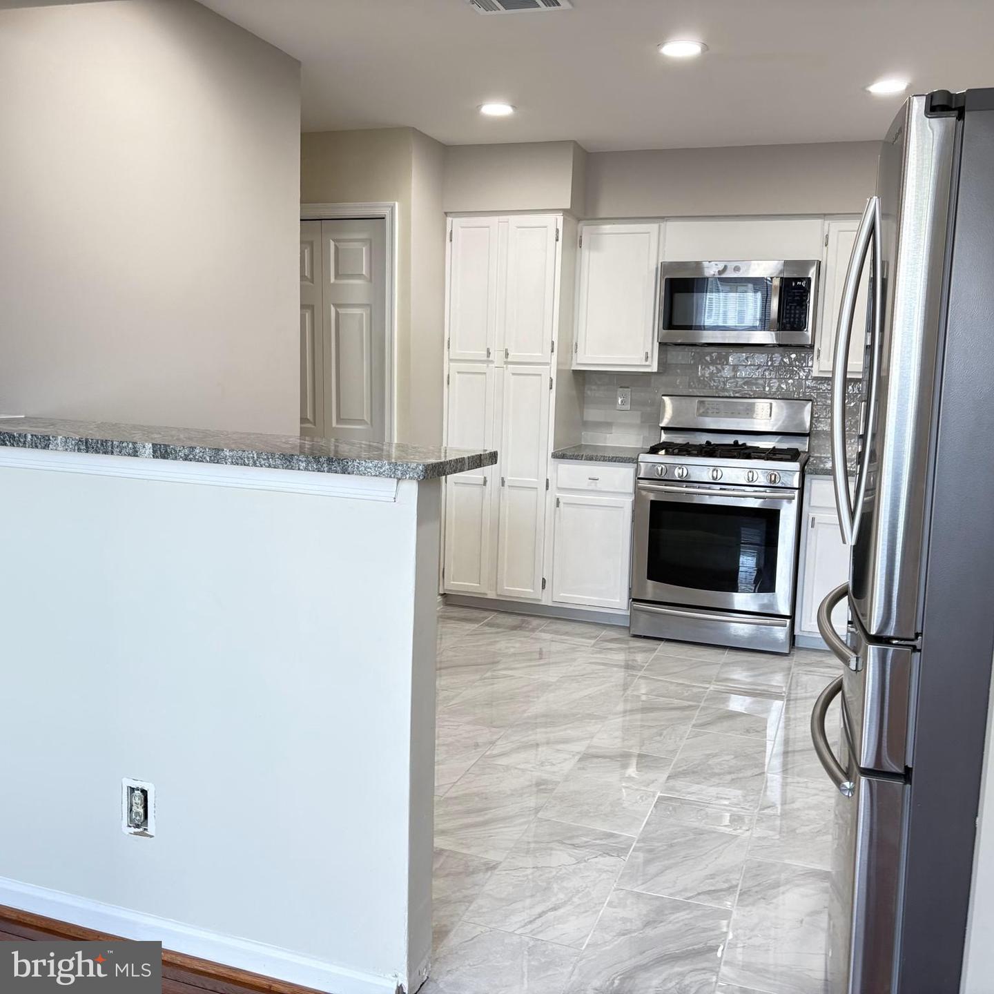 4118 CHURCHMAN WAY, WOODBRIDGE, Virginia 22192, 2 Bedrooms Bedrooms, ,2 BathroomsBathrooms,Residential,For sale,4118 CHURCHMAN WAY,VAPW2091974 MLS # VAPW2091974