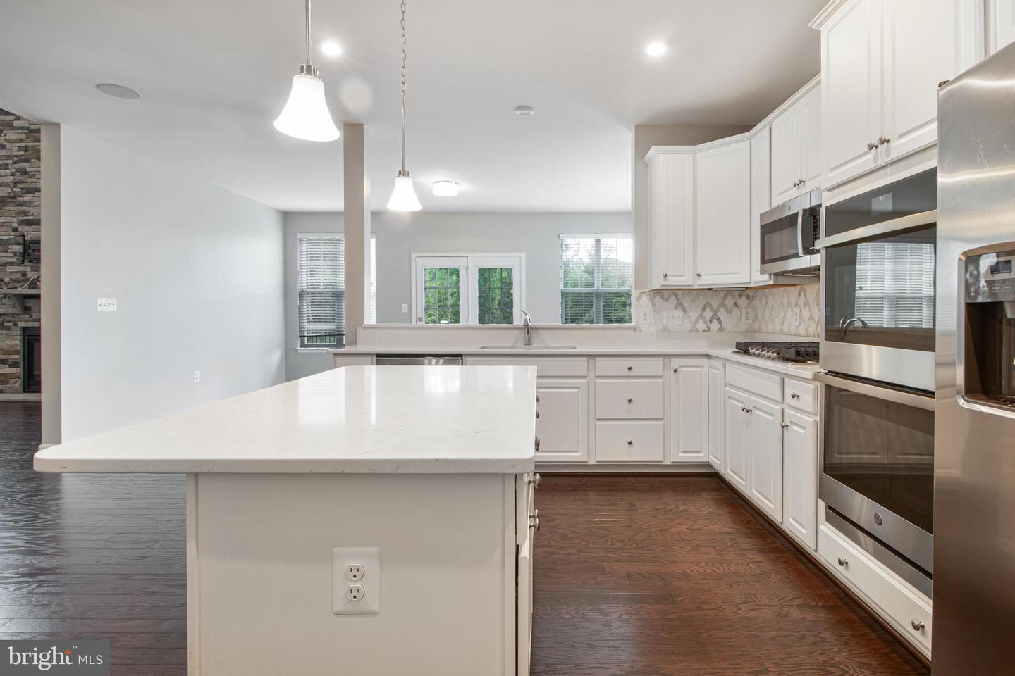 15916 AERIAL VIEW RD, WOODBRIDGE, Virginia 22193, 6 Bedrooms Bedrooms, ,5 BathroomsBathrooms,Residential,For sale,15916 AERIAL VIEW RD,VAPW2092518 MLS # VAPW2092518