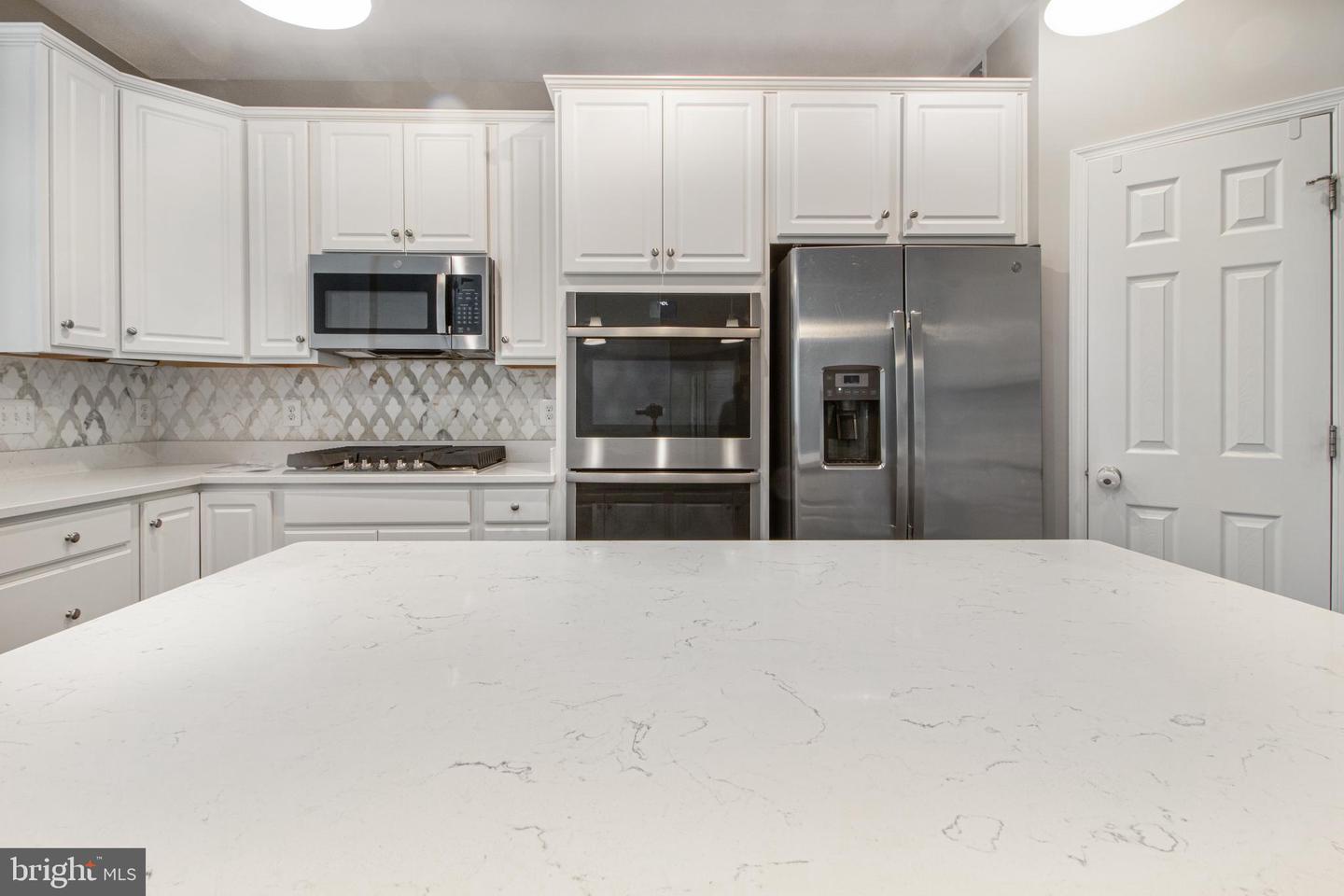 15916 AERIAL VIEW RD, WOODBRIDGE, Virginia 22193, 6 Bedrooms Bedrooms, ,5 BathroomsBathrooms,Residential,For sale,15916 AERIAL VIEW RD,VAPW2092518 MLS # VAPW2092518