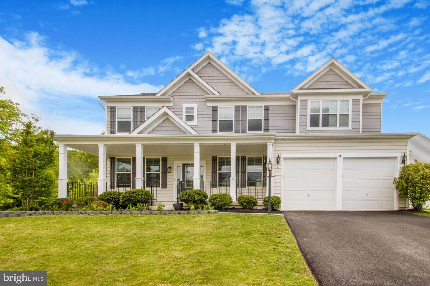 15916 AERIAL VIEW RD, WOODBRIDGE, Virginia 22193, 6 Bedrooms Bedrooms, ,5 BathroomsBathrooms,Residential,For sale,15916 AERIAL VIEW RD,VAPW2092518 MLS # VAPW2092518