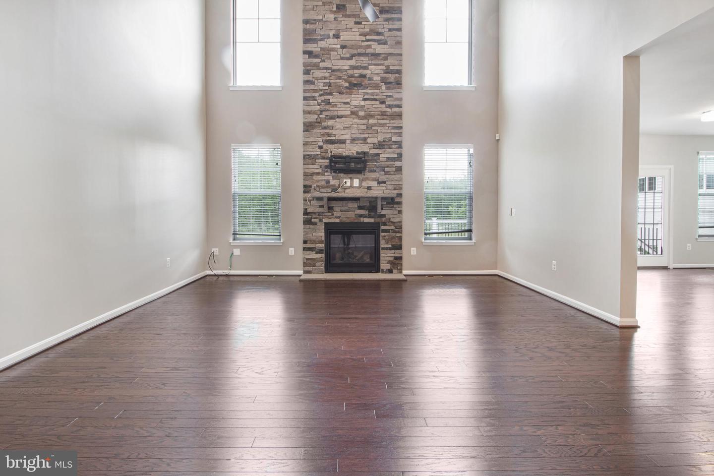 15916 AERIAL VIEW RD, WOODBRIDGE, Virginia 22193, 6 Bedrooms Bedrooms, ,5 BathroomsBathrooms,Residential,For sale,15916 AERIAL VIEW RD,VAPW2092518 MLS # VAPW2092518