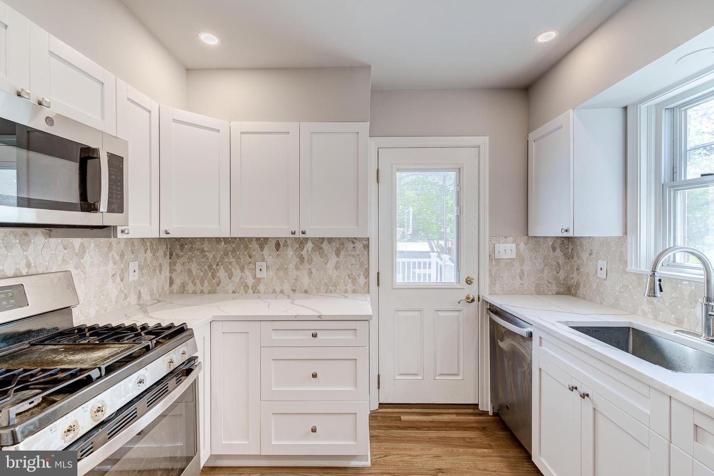 4217 20TH ST NE, WASHINGTON, District Of Columbia 20018, 5 Bedrooms Bedrooms, ,3 BathroomsBathrooms,Residential,For sale,4217 20TH ST NE,DCDC2199226 MLS # DCDC2199226