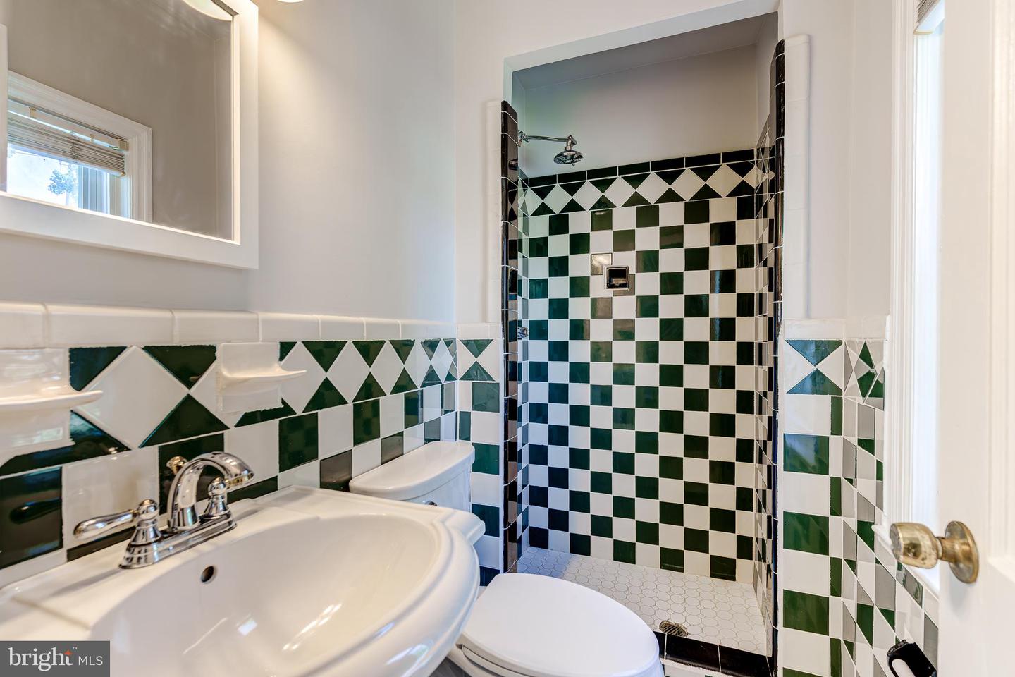 4217 20TH ST NE, WASHINGTON, District Of Columbia 20018, 5 Bedrooms Bedrooms, ,3 BathroomsBathrooms,Residential,For sale,4217 20TH ST NE,DCDC2199226 MLS # DCDC2199226
