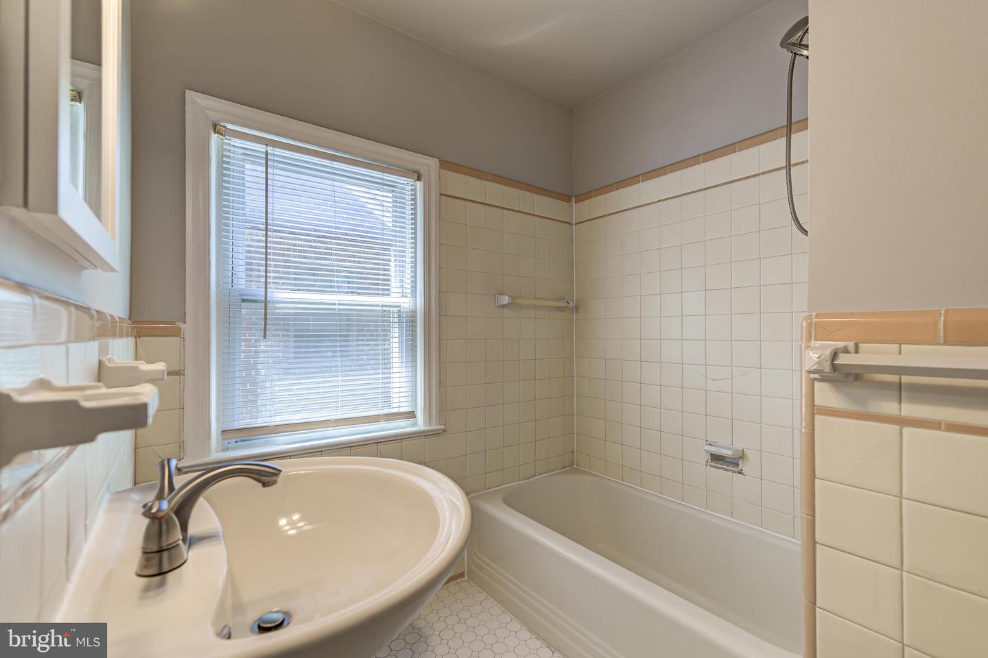 4217 20TH ST NE, WASHINGTON, District Of Columbia 20018, 5 Bedrooms Bedrooms, ,3 BathroomsBathrooms,Residential,For sale,4217 20TH ST NE,DCDC2199226 MLS # DCDC2199226