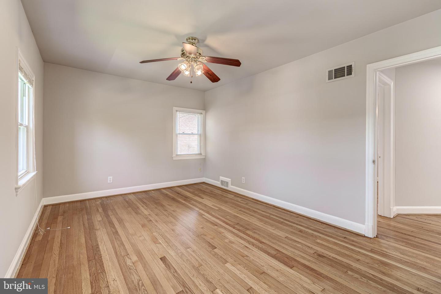 4217 20TH ST NE, WASHINGTON, District Of Columbia 20018, 5 Bedrooms Bedrooms, ,3 BathroomsBathrooms,Residential,For sale,4217 20TH ST NE,DCDC2199226 MLS # DCDC2199226