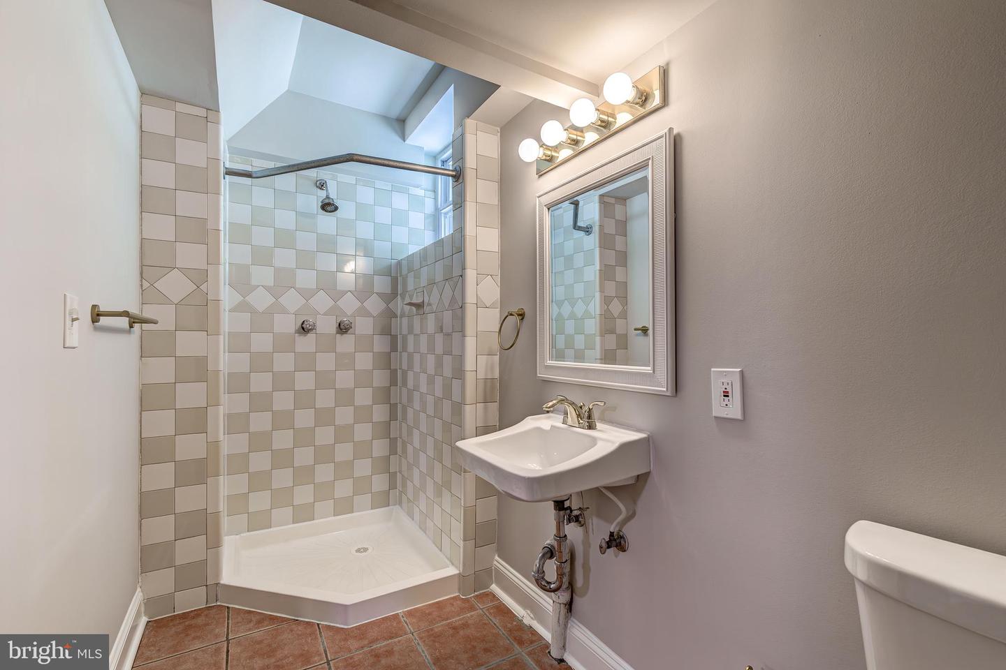 4217 20TH ST NE, WASHINGTON, District Of Columbia 20018, 5 Bedrooms Bedrooms, ,3 BathroomsBathrooms,Residential,For sale,4217 20TH ST NE,DCDC2199226 MLS # DCDC2199226
