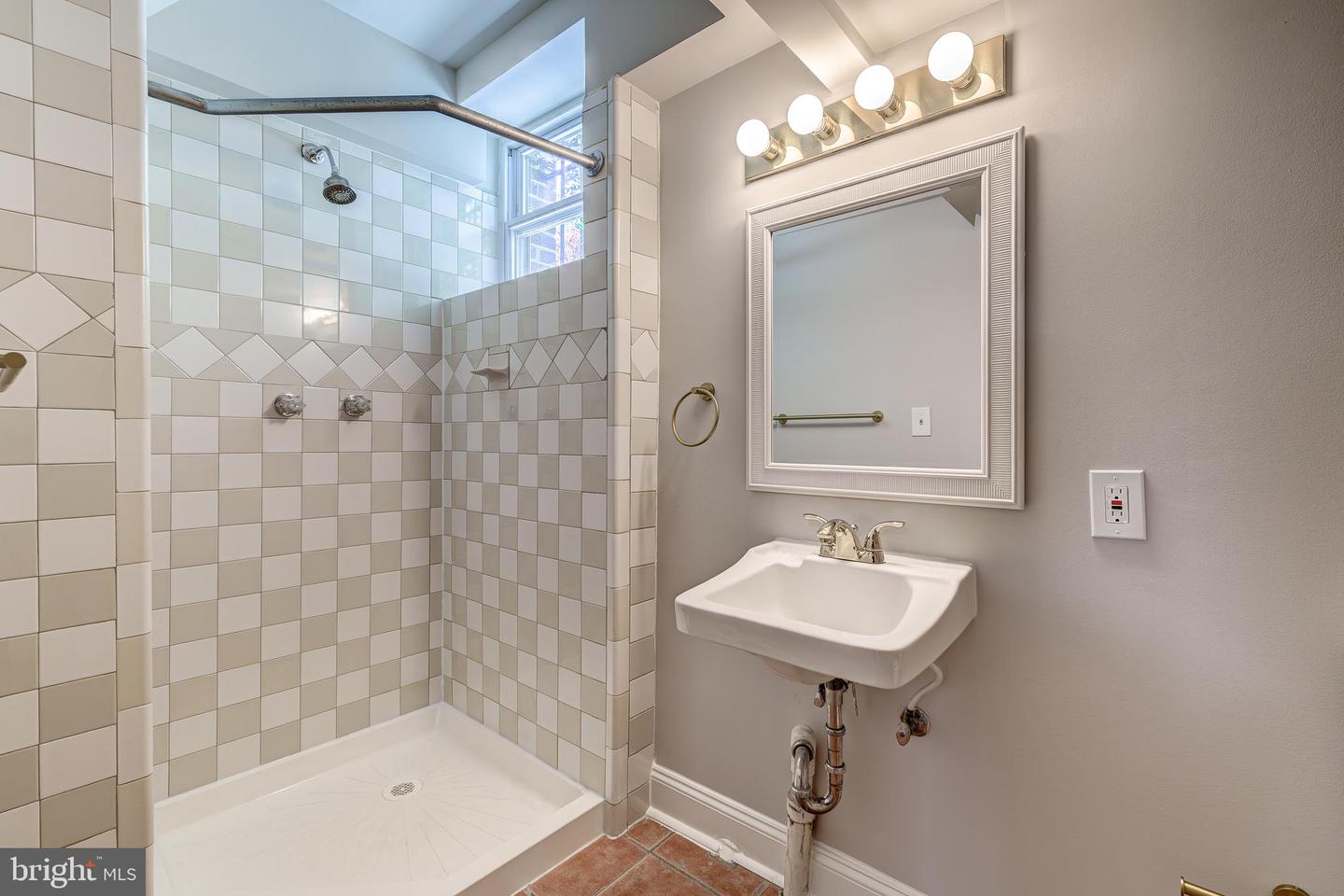 4217 20TH ST NE, WASHINGTON, District Of Columbia 20018, 5 Bedrooms Bedrooms, ,3 BathroomsBathrooms,Residential,For sale,4217 20TH ST NE,DCDC2199226 MLS # DCDC2199226