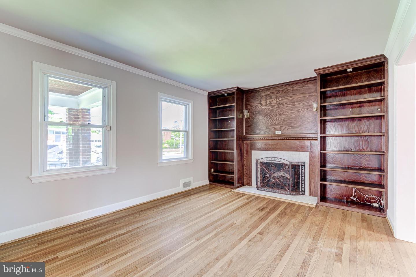 4217 20TH ST NE, WASHINGTON, District Of Columbia 20018, 5 Bedrooms Bedrooms, ,3 BathroomsBathrooms,Residential,For sale,4217 20TH ST NE,DCDC2199226 MLS # DCDC2199226