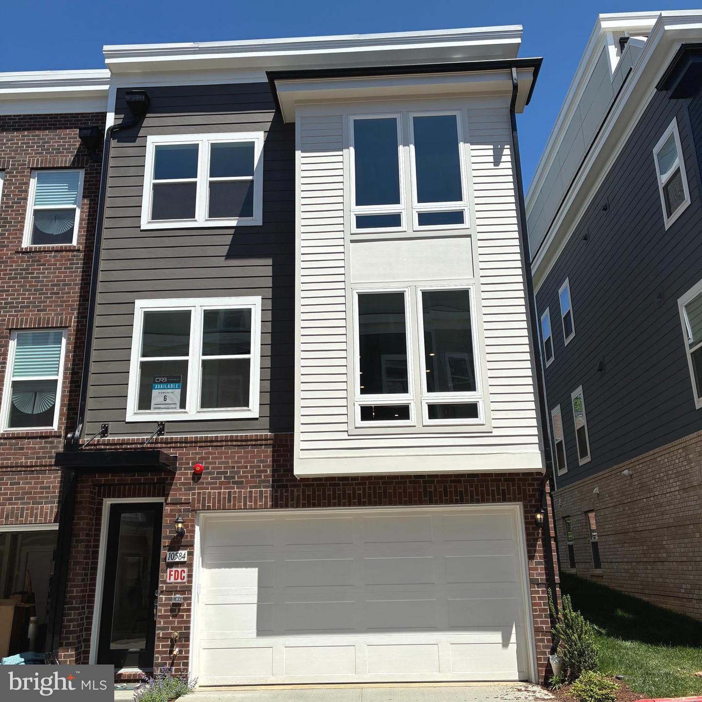 10584 RED OAK ST, FAIRFAX, Virginia 22030, 4 Bedrooms Bedrooms, ,4 BathroomsBathrooms,Residential,For sale,10584 RED OAK ST,VAFC2006302 MLS # VAFC2006302