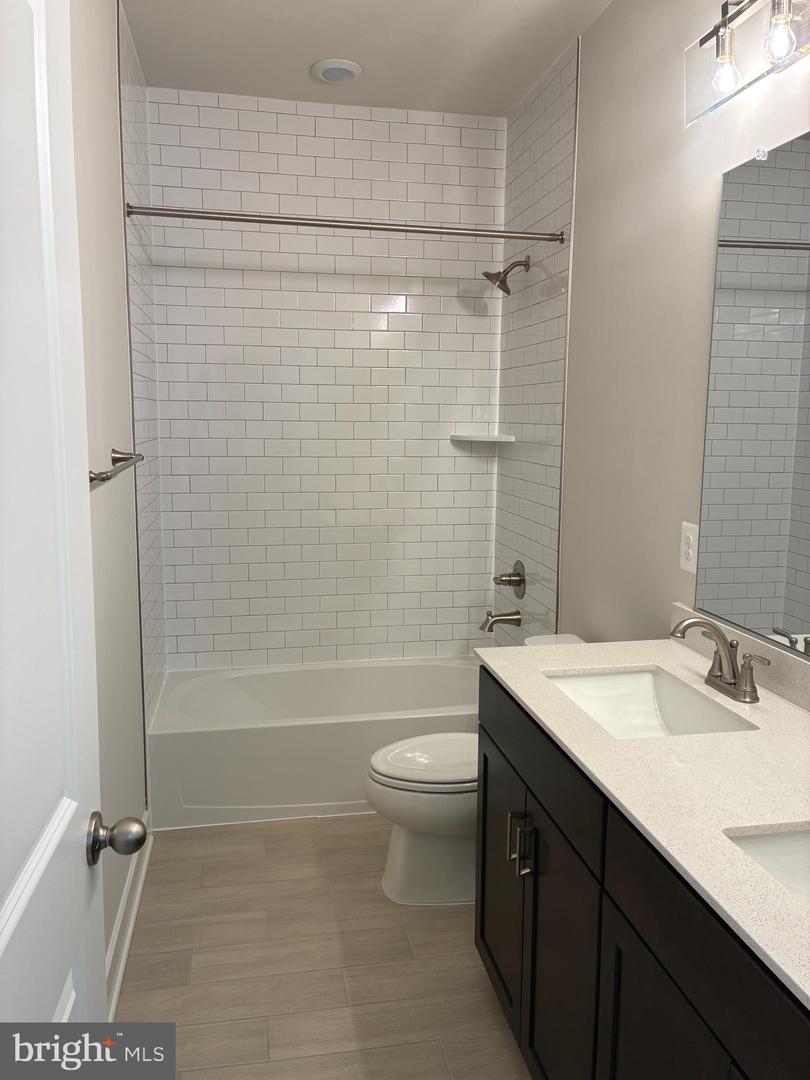 10584 RED OAK ST, FAIRFAX, Virginia 22030, 4 Bedrooms Bedrooms, ,4 BathroomsBathrooms,Residential,For sale,10584 RED OAK ST,VAFC2006302 MLS # VAFC2006302