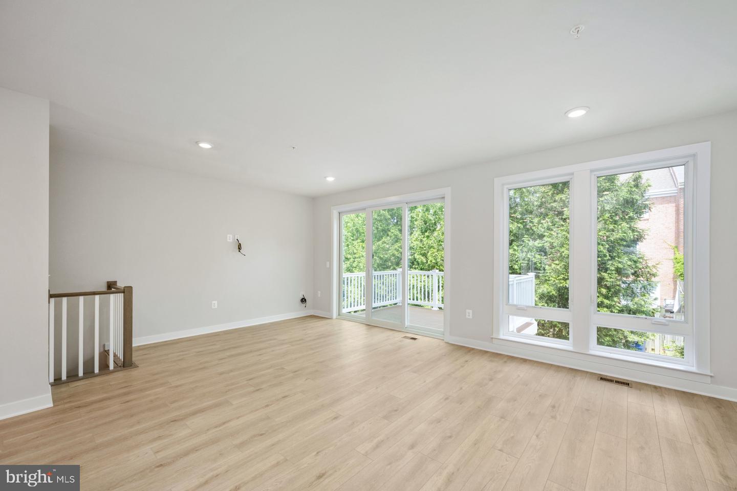 10584 RED OAK ST, FAIRFAX, Virginia 22030, 4 Bedrooms Bedrooms, ,4 BathroomsBathrooms,Residential,For sale,10584 RED OAK ST,VAFC2006302 MLS # VAFC2006302