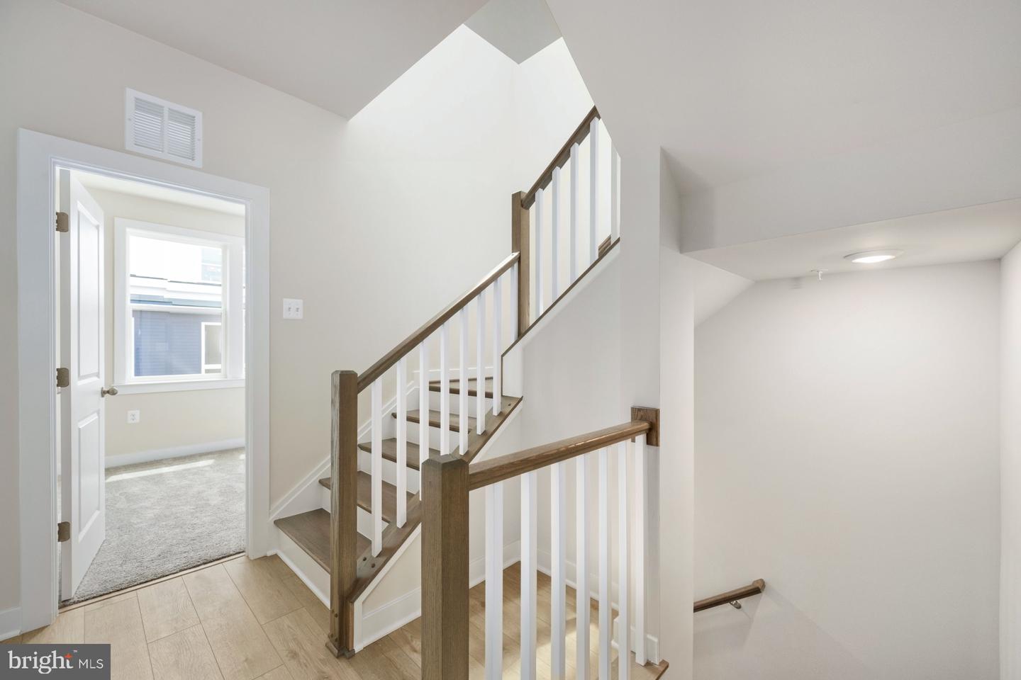 10584 RED OAK ST, FAIRFAX, Virginia 22030, 4 Bedrooms Bedrooms, ,4 BathroomsBathrooms,Residential,For sale,10584 RED OAK ST,VAFC2006302 MLS # VAFC2006302