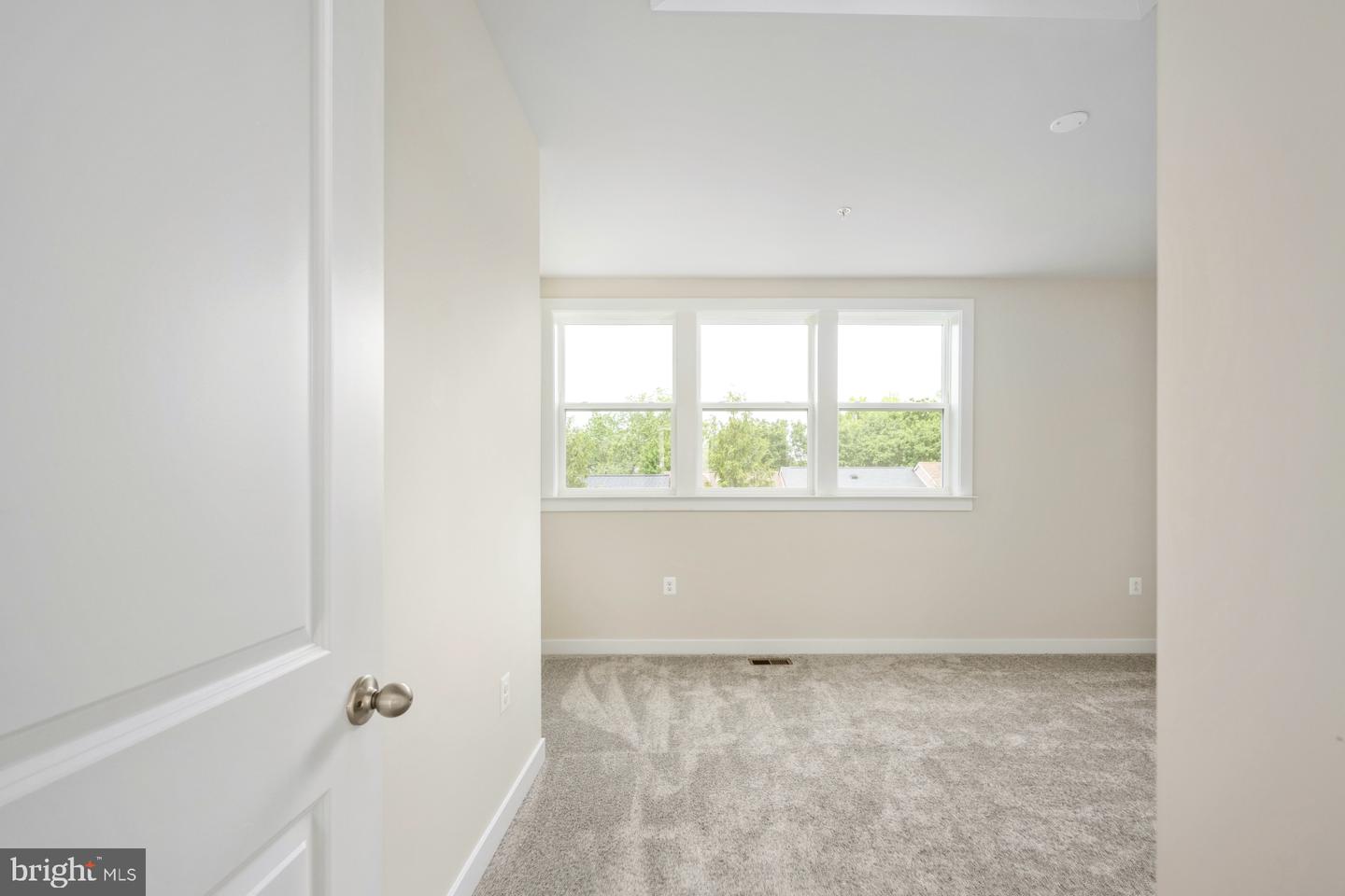 10584 RED OAK ST, FAIRFAX, Virginia 22030, 4 Bedrooms Bedrooms, ,4 BathroomsBathrooms,Residential,For sale,10584 RED OAK ST,VAFC2006302 MLS # VAFC2006302