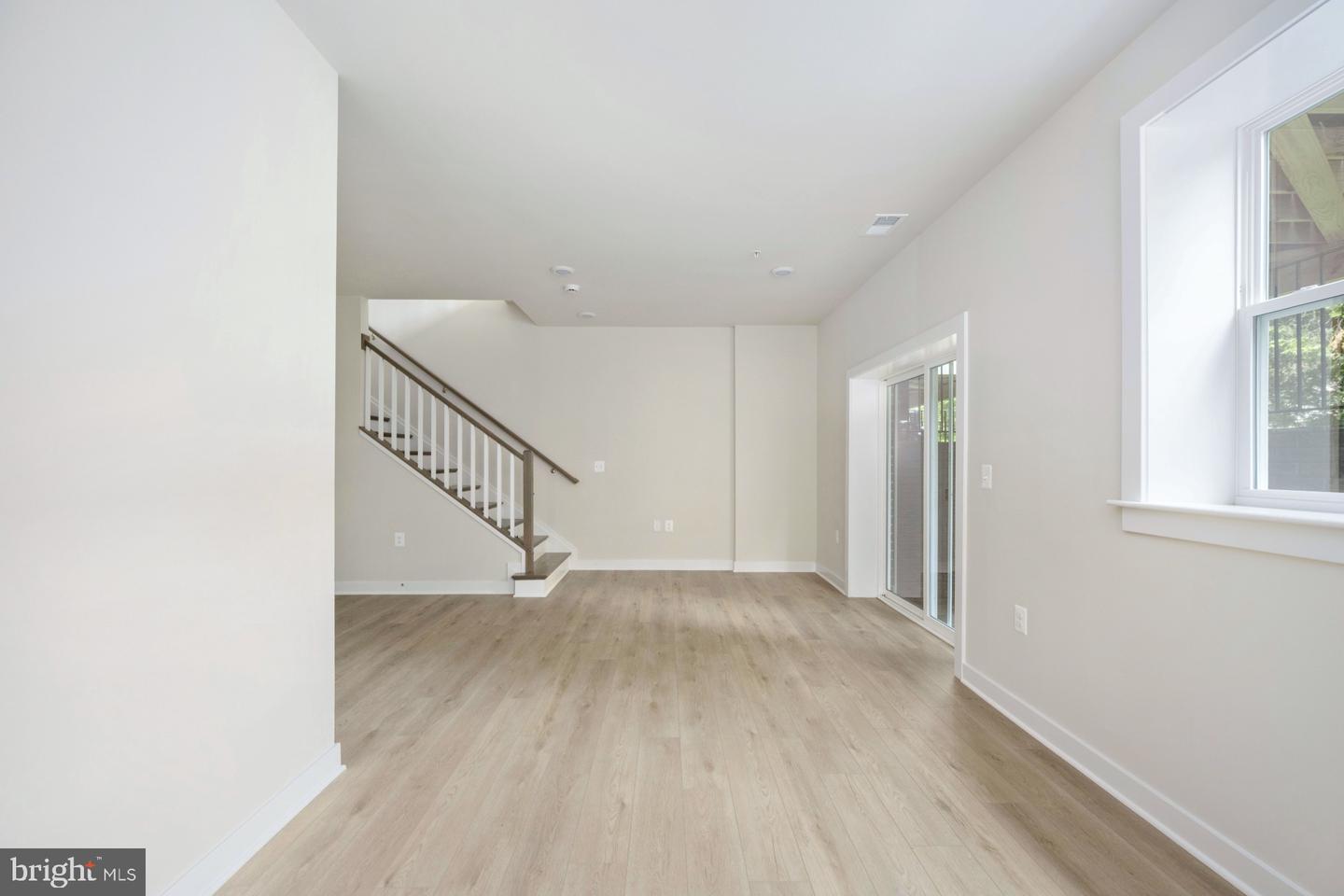 10584 RED OAK ST, FAIRFAX, Virginia 22030, 4 Bedrooms Bedrooms, ,4 BathroomsBathrooms,Residential,For sale,10584 RED OAK ST,VAFC2006302 MLS # VAFC2006302