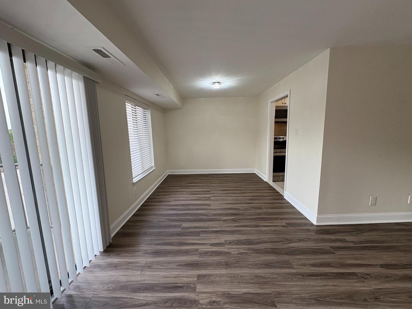 3100 MANCHESTER ST #423, FALLS CHURCH, Virginia 22044, 1 Bedroom Bedrooms, ,1 BathroomBathrooms,Residential,For sale,3100 MANCHESTER ST #423,VAFX2240284 MLS # VAFX2240284