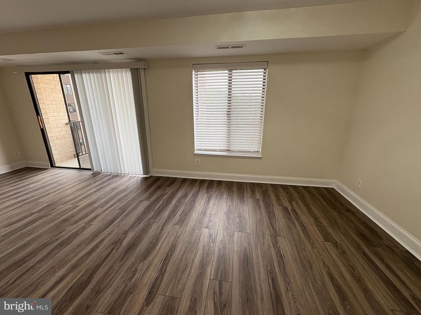 3100 MANCHESTER ST #423, FALLS CHURCH, Virginia 22044, 1 Bedroom Bedrooms, ,1 BathroomBathrooms,Residential,For sale,3100 MANCHESTER ST #423,VAFX2240284 MLS # VAFX2240284