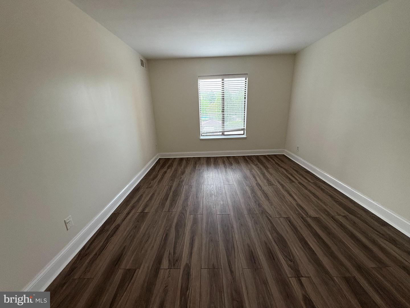 3100 MANCHESTER ST #423, FALLS CHURCH, Virginia 22044, 1 Bedroom Bedrooms, ,1 BathroomBathrooms,Residential,For sale,3100 MANCHESTER ST #423,VAFX2240284 MLS # VAFX2240284