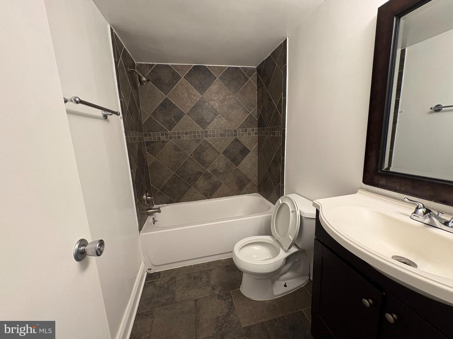 3100 MANCHESTER ST #423, FALLS CHURCH, Virginia 22044, 1 Bedroom Bedrooms, ,1 BathroomBathrooms,Residential,For sale,3100 MANCHESTER ST #423,VAFX2240284 MLS # VAFX2240284