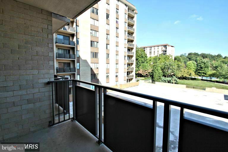 3100 MANCHESTER ST #423, FALLS CHURCH, Virginia 22044, 1 Bedroom Bedrooms, ,1 BathroomBathrooms,Residential,For sale,3100 MANCHESTER ST #423,VAFX2240284 MLS # VAFX2240284