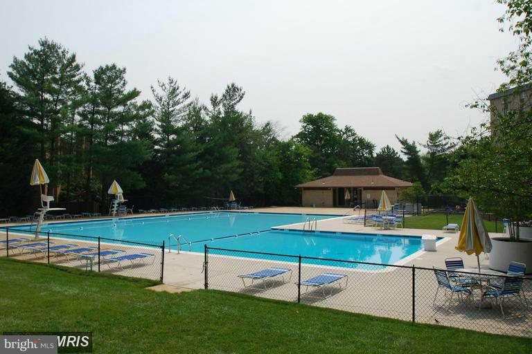 3100 MANCHESTER ST #423, FALLS CHURCH, Virginia 22044, 1 Bedroom Bedrooms, ,1 BathroomBathrooms,Residential,For sale,3100 MANCHESTER ST #423,VAFX2240284 MLS # VAFX2240284